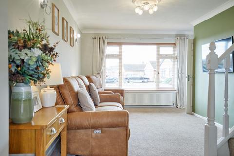 40 Breydon Way, Lowestoft, NR33 9AT