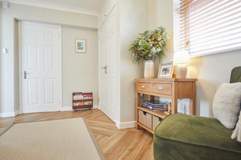 40 Breydon Way, Lowestoft, NR33 9AT