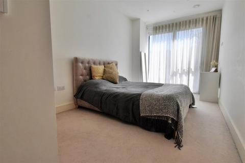 2 bedroom flat to rent, FINCHLEY ROAD, GOLDERS GREEN, NW11