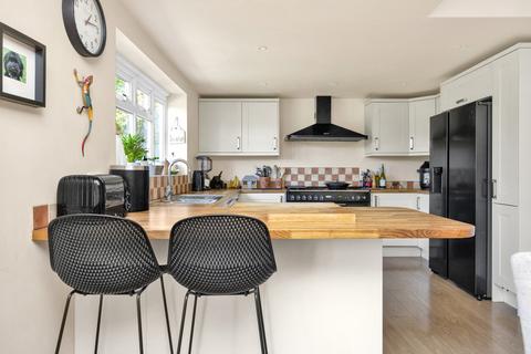 28 Links Road, Ashtead, KT21 2HF