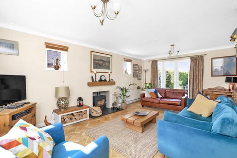 28 Links Road, Ashtead, KT21 2HF