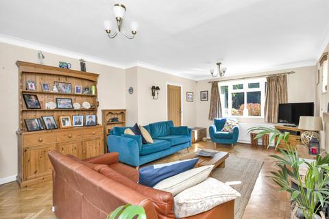 28 Links Road, Ashtead, KT21 2HF