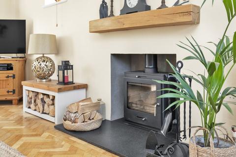 28 Links Road, Ashtead, KT21 2HF