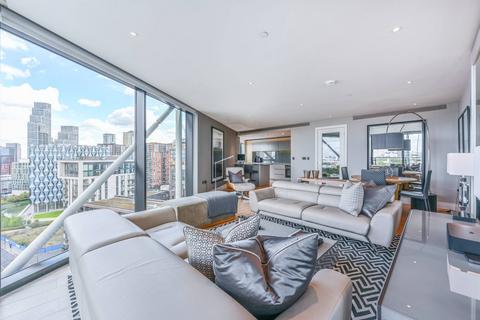 2 bedroom flat for sale, Riverlight Quay, Nine Elms, London, SW11