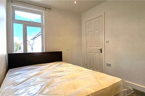 1 bedroom semi-detached house to rent, Adelaide Road, Ashford, Surrey, TW15