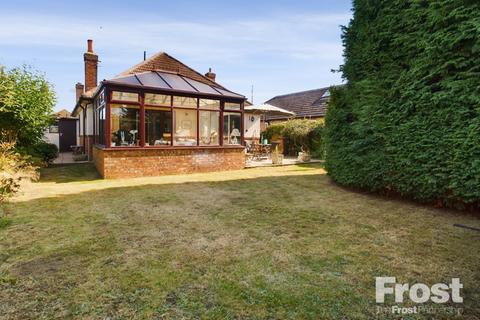 3 bedroom bungalow for sale, Meadow Road, Ashford, Surrey, TW15