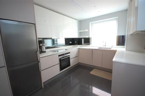 3 bedroom apartment to rent, Hendon Lane, London, N3