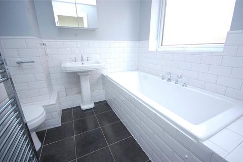 3 bedroom apartment to rent, Hendon Lane, London, N3