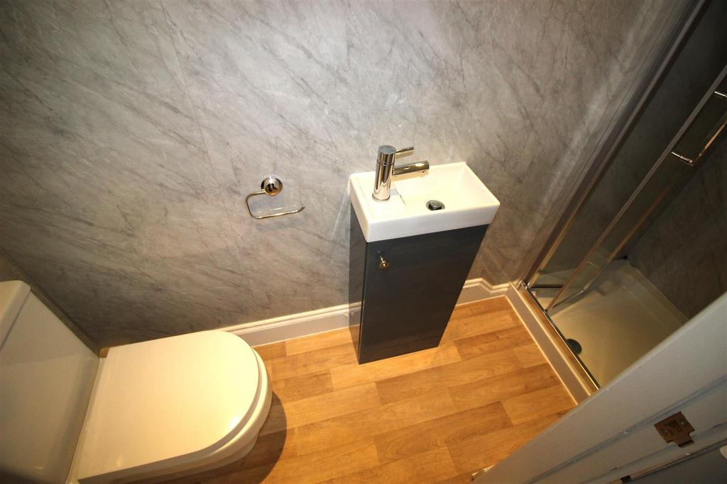 Ensuite sink.JPG