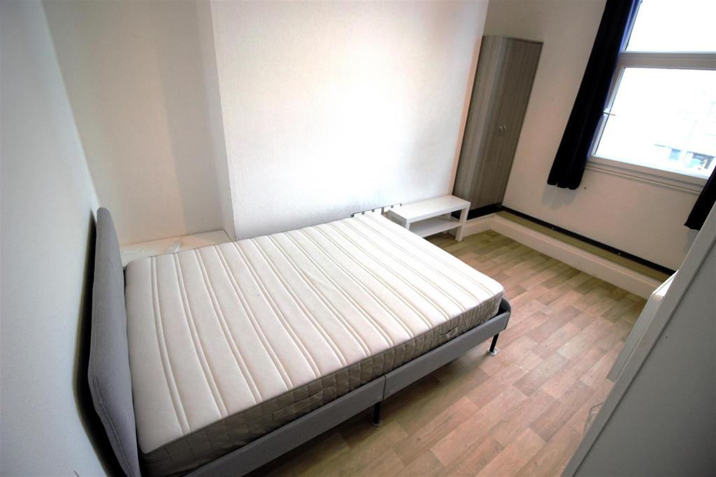 Bed 1.JPG