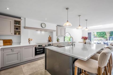 35 Streetly Crescent, Sutton Coldfield, B74 4PZ