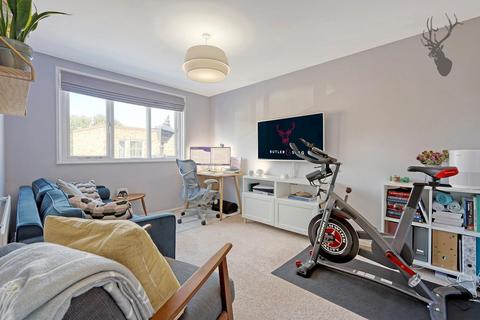 2 bedroom maisonette for sale, Viking Close, Bow