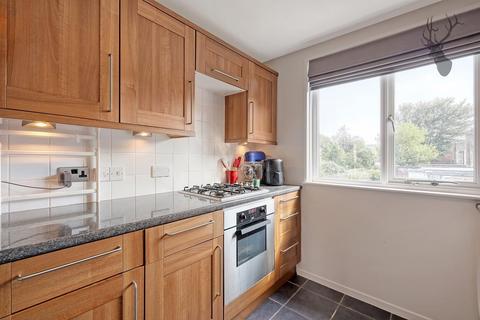 2 bedroom maisonette for sale, Viking Close, Bow