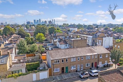 19 Viking Close, London, E3 5RL