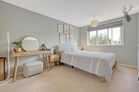 19 Viking Close, London, E3 5RL