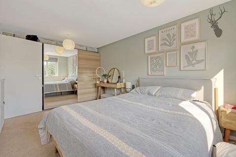 19 Viking Close, London, E3 5RL