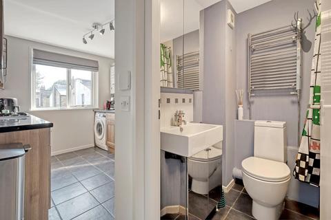19 Viking Close, London, E3 5RL