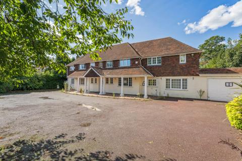 5 bedroom detached house for sale, Camp Road, Gerrards Cross, Buckinghamshire