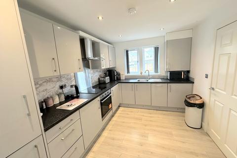 3 bedroom end of terrace house for sale, Woodlands Road, Halifax HX3