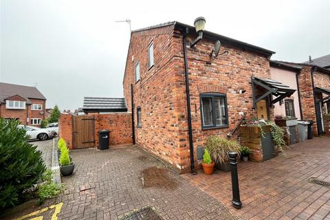 2 bedroom house to rent, Highgrove Mews, Wilmslow