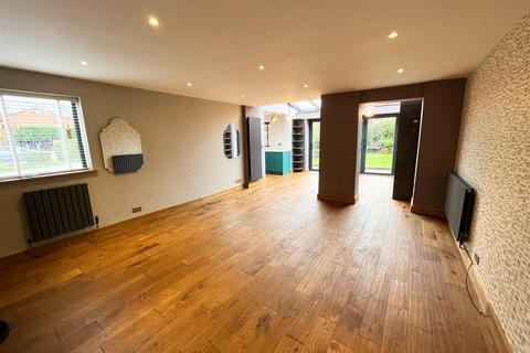 2 bedroom house to rent, Highgrove Mews, Wilmslow