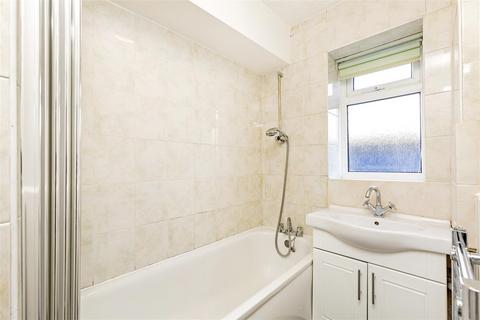 3 bedroom flat to rent, Brook Court, East Sheen, SW14