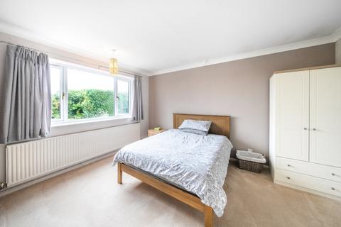 11 Flaminian Way, Ancaster, Grantham, NG32 3PU