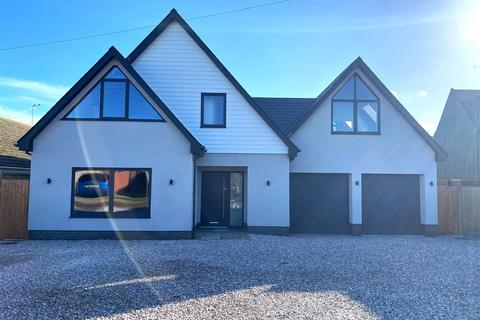 4 bedroom detached house to rent, St Marys Grove, Seasalter, Whitstable