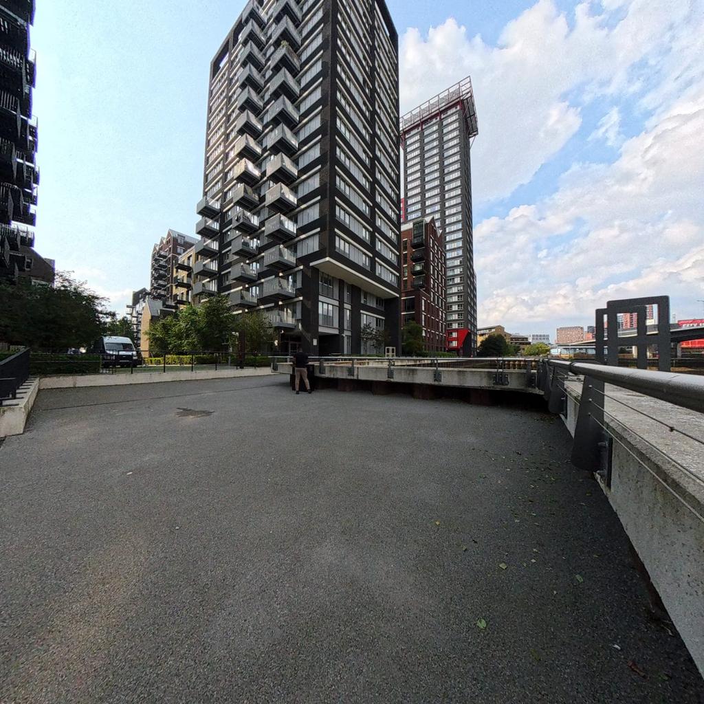 Good luck Hope, london E14 1 bed flat - £505,000