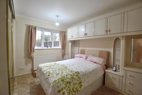 2 bedroom semi-detached bungalow for sale, Spring Woods, Fleet GU52