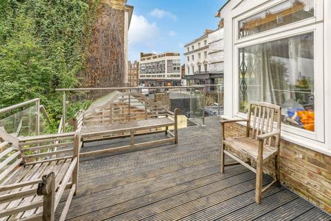 4 bedroom end of terrace house for sale, Vicarage Gardens, Kensington, London