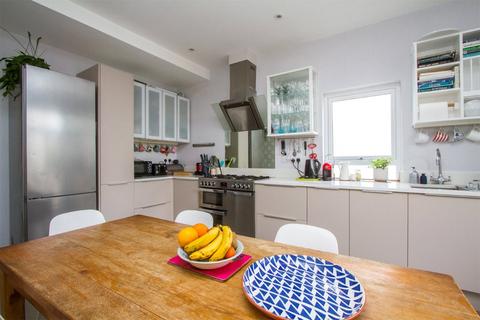 3 bedroom terraced house to rent, Ditchling Road, Brighton BN1