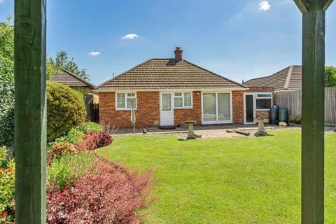 2 bedroom detached bungalow to rent, Hampden Drive, Kidlington