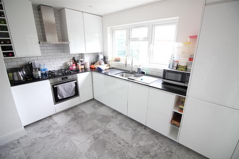 2 bedroom flat to rent, Greystoke Gardens, London