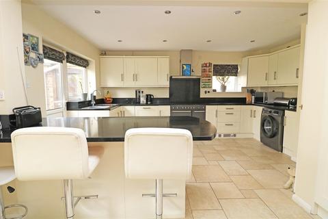 4 bedroom detached house for sale, Woodham Drive, Hatfield Peverel, Chelmsford