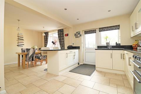 1 Woodham Drive, Hatfield Peverel, Chelmsford, CM3 2RR