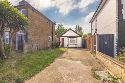 3 bedroom detached bungalow for sale, Meadfield Road, Langley SL3