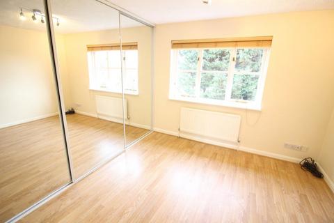 2 bedroom house to rent, Avenue Terrace, Oxhey Village