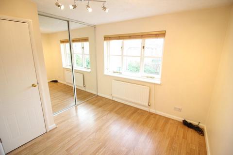 2 bedroom house to rent, Avenue Terrace, Oxhey Village