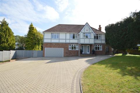 5 bedroom detached house to rent, Downs View, Tadworth