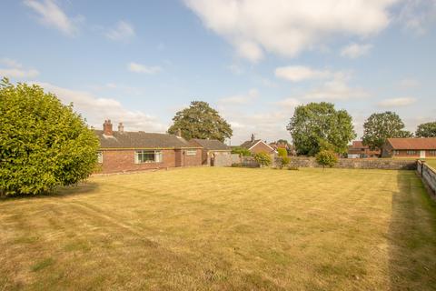 2 bedroom detached bungalow for sale, Holt Road, North Elmham