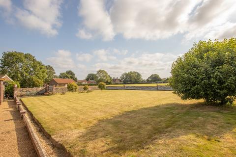 2 bedroom detached bungalow for sale, Holt Road, North Elmham