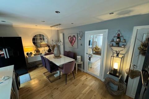 31 Downing Street, Ashton-under-lyne, OL7 9LR