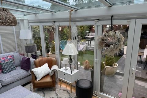 31 Downing Street, Ashton-under-lyne, OL7 9LR