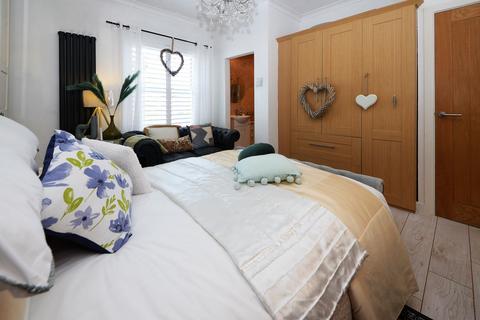 31 Downing Street, Ashton-under-lyne, OL7 9LR