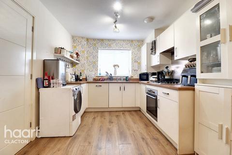 6 Barley Road, Kirby Cross, Frinton-on-sea, CO13 0FR