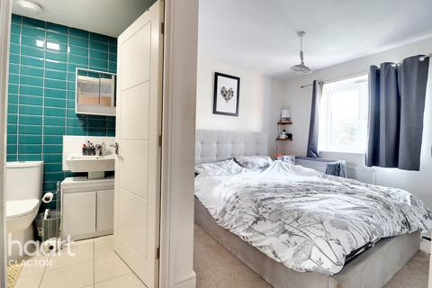 6 Barley Road, Kirby Cross, Frinton-on-sea, CO13 0FR
