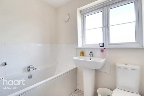 6 Barley Road, Kirby Cross, Frinton-on-sea, CO13 0FR