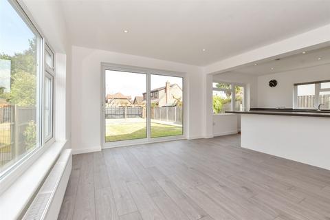 4 bedroom detached house for sale, London Road, Billericay, Crays Hill, Essex