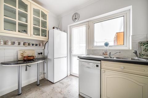 64 King Edward Road, Barnet, EN5 5AU